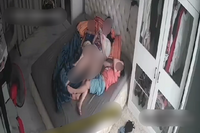 Người phụ nữ trong clip để trẻ sờ soạng vùng nhạy cảm: “Lỗi của mình, tất cả là lỗi của mình”