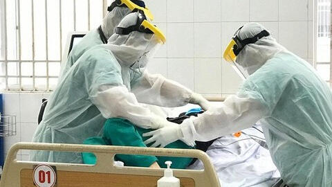 Tăng cường nguồn lực điều trị cho bệnh nhân Anh nhiễm virus Covid-19
