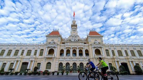 Đại biểu Trần Hoàng Ngân kiến nghị dùng các công cụ thuế để kiềm đà tăng của giá xăng