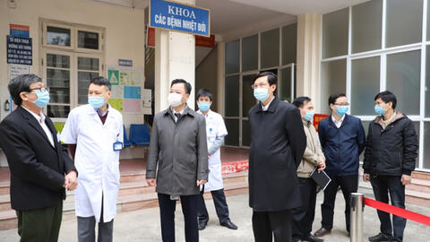 Hà Nội lưu ý 3 đối tượng không ra ngoài khi không cần thiết để phòng dịch COVID-19