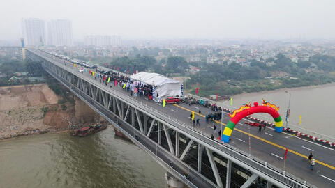 Cầu Thăng Long chính thức thông xe