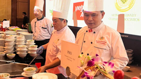 Nghệ nhân Lê Văn Khánh “gây thương nhớ” với món ẩm thực ở sự kiện kỷ niệm Quốc Khánh Việt Nam  tại Thái Lan