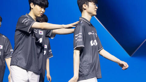 Faker, Zeus cùng dàn sao LMHT bất ngờ trở thành đồng đội, chuyện gì đây?