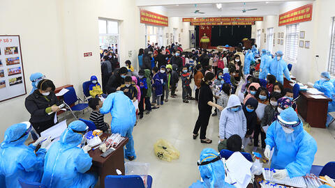 Xét nghiệm Covid-19 quá tải