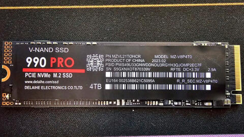 Vừa ra mắt, ổ SSD đầu bảng của Samsung đã có hàng nhái: Thiết kế giống hệt, giá rẻ hơn 7 lần nhưng tốc độ cũng...chậm hơn 7 lần