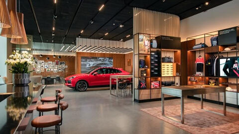 Porsche mở cửa hàng bán lẻ ở Hà Nội