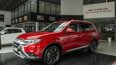 Mitsubishi Outlander hút khách giữa mùa dịch COVID-19 nhờ phiên bản mới