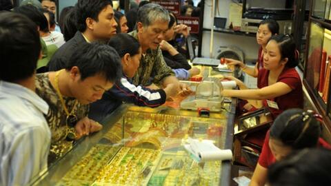 Giá vàng tăng gần 1 triệu đồng/lượng sau Tết