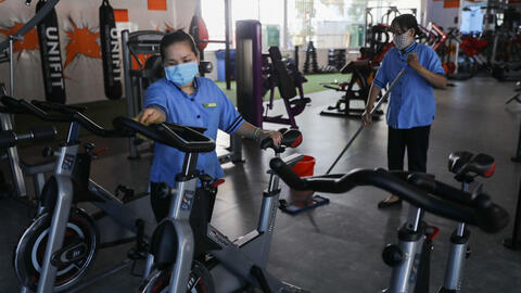 Từ 18h ngày 7/5, TP.HCM dừng hoạt động trung tâm tiệc cưới, phòng gym...