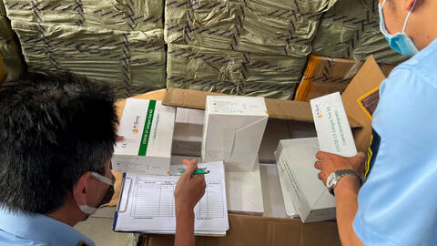 TP.HCM tạm giữ 60.000 kit test, 80.000 viên thuốc trị COVID-19