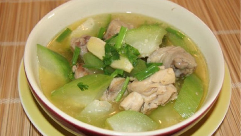 Món ngon mỗi ngày: Canh gà bí xanh