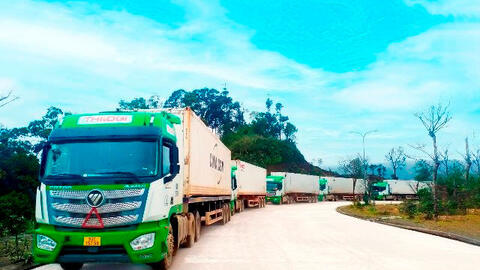 Giải pháp Logistics qua cửa khẩu quốc tế Nam Giang cho Doanh nghiệp Việt, Lào