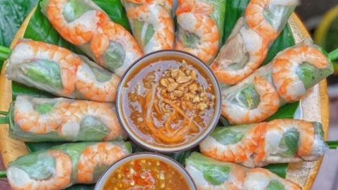 Chế giễu món gỏi cuốn Việt Nam, một diễn đàn Malaysia bị đánh sập