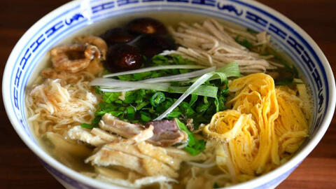 Bún thang, nét chấm phá thú vị của Tràng An