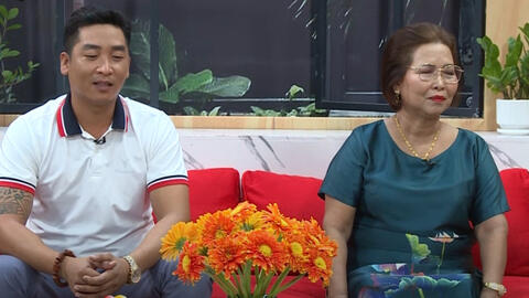 Con rể chăm sóc mẹ vợ từng món ăn ly nước, ban đầu không ưa mà về sau hợp nhau đến lạ