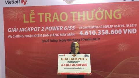 Người bán vé số dạo ở Đà Nẵng trúng Jackpot 4,6 tỷ