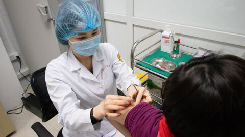 100% người tiêm vaccine Nano Covax do Việt Nam sản xuất đều sinh miễn dịch