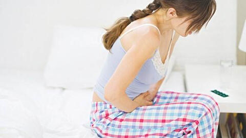 Bị ung thư vì làm việc quá nhiều, ăn mì tôm thay cơm