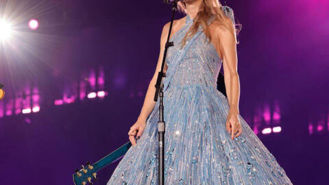 Taylor Swift bị chỉ trích khi vẫn thản nhiên trình diễn trong lúc khán giả qua đời ngay tại SVĐ