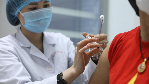 Hoàn thành việc tiêm thử nghiệm mũi 2 giai đoạn 2 vaccine Nano Covax