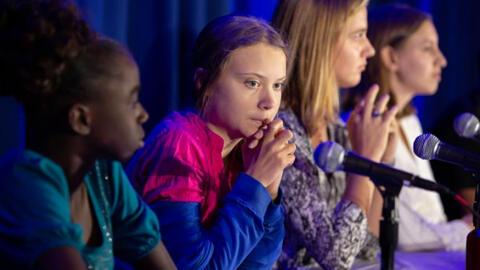 16 trẻ em, bao gồm Greta Thunberg, đã gửi khiếu nại lên Ủy ban LHQ về Quyền Trẻ em