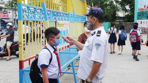 Học sinh TP.HCM nghỉ học từ 2/2, ở nhà học trực tuyến