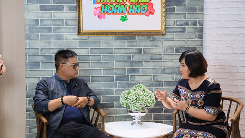 Ca sĩ Phi Hải trách vợ "thương chồng như con"