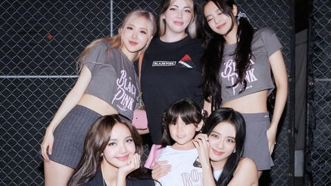 Tác giả loạt bản hit của BLACKPINK kết thúc hợp đồng sau 11 năm nhưng thái độ “hả dạ" gây tranh cãi?
