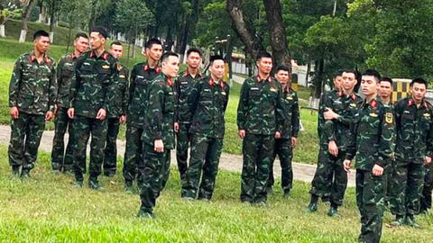 Rò rỉ ảnh 8 nghệ sĩ Sao nhập ngũ 2024: MONO, Mai Tài Phến cùng "gánh hài" lầy lội chẳng kém Độ Mixi