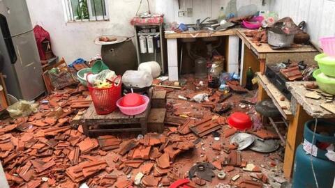Nam sinh bị thương nặng sau vụ nổ lớn thổi tung mái nhà ở Bắc Giang