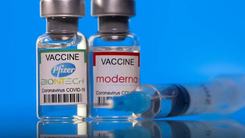 Bộ Y tế đề nghị các tỉnh, thành xem xét tiêm trộn vắc-xin Covid-19 Moderna và Pfizer