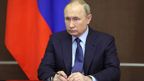 Tổng thống Nga Putin thử vaccine Covid-19 dạng xịt