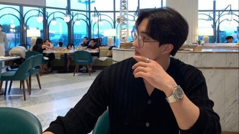Tự ý ngồi xuống bị đuổi thẳng: "Cậu đi về đi", nam ứng viên nói gì mà nhà tuyển dụng phải đỏ mặt xin lỗi?