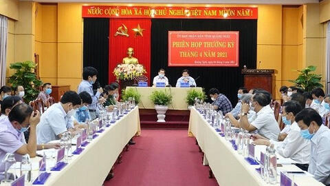 Đi chung chuyến bay, 8 cán bộ tỉnh Quảng Ngãi là F1 của nữ nhân viên mắc COVID-19