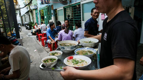 Phở Dậu, tiệm phở duy nhất ở Sài Gòn không có rau giá ăn kèm!