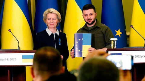 Ukraina hoàn thành bước đầu tiên để gia nhập EU
