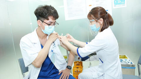 TP.HCM chuẩn bị tiêm vaccine cho người từ 12-18 tuổi