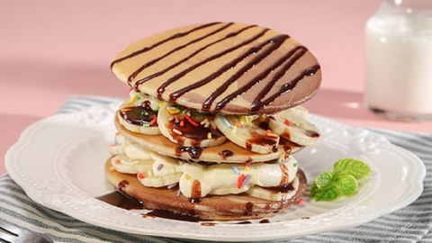 Món ngon mỗi ngày: Pancake hai màu chuối socola