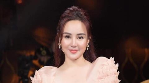 Công an TP HCM triệu tập ca sĩ Vy Oanh theo đơn tố cáo của con trai bà Nguyễn Phương Hằng