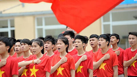 Giáng Son lần đầu chấm thi hát Quốc ca quốc tế