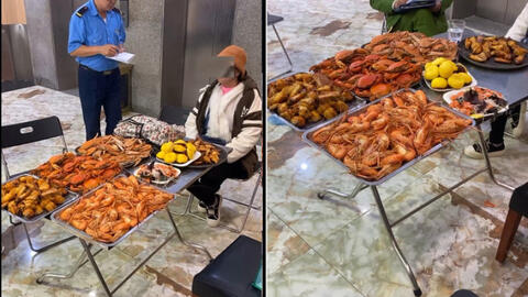 Hà Nội: Nhóm khách đi ăn buffet 'đút túi' 10kg hải sản mang về