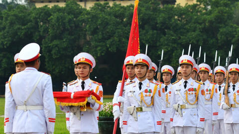 Thiêng liêng nghi lễ thượng cờ tại Quảng trường Ba Đình