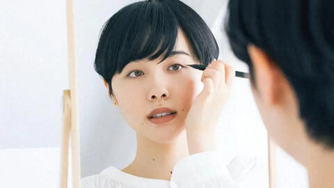 Cô nàng U30 tiết kiệm được “cả đống tiền” nhờ đơn giản hóa chuyện làm đẹp