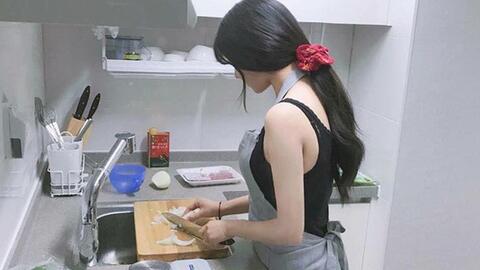 Những thời điểm phụ nữ nghĩ mình xấu xí lại là lúc gợi cảm nhất trong mắt đàn ông