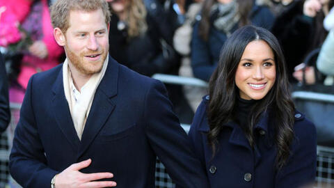 Vợ chồng Harry và Meghan bị người dân Anh yêu cầu trả 3,2 triệu USD