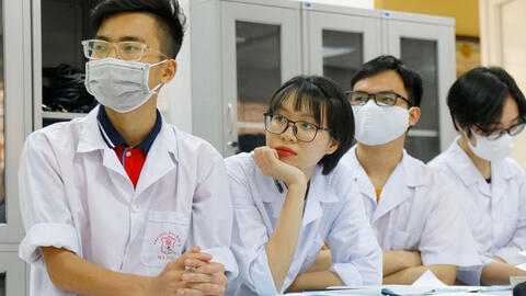 Nhiều trường đại học ở TP.HCM tăng học phí lên gấp đôi