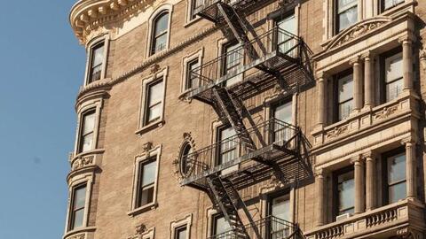 Câu chuyện phía sau những chiếc cầu thang thoát hiểm - biểu tượng nổi tiếng của New York