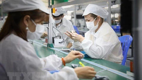 WB cảnh báo nguy cơ tiếp tục thu hẹp sản xuất do dịch COVID-19