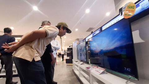 Smart TV giảm giá mạnh cuối năm