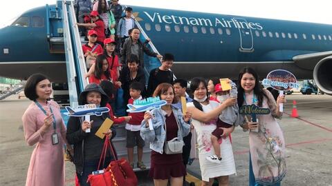Hơn 120 du khách “xông đất” Đà Nẵng bằng đường hàng không